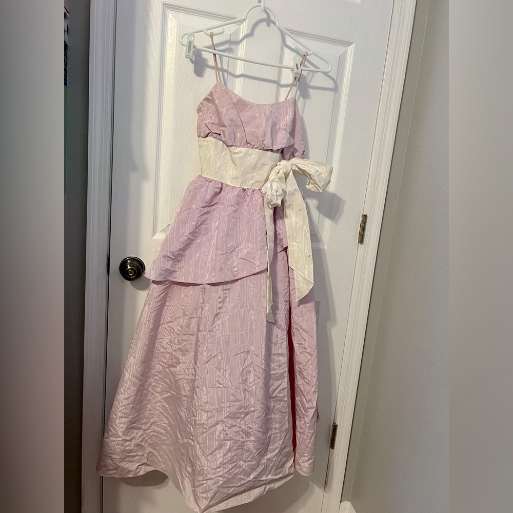 Vintage 1980s lavender taffeta tea length prom dress w large bow and peplum